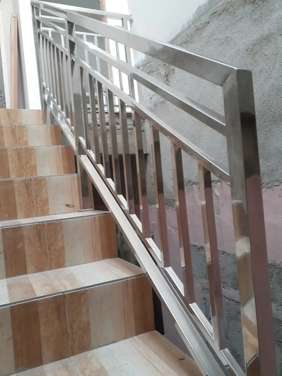 Railing Tangga Custom — Master Stainless Jabodetabek