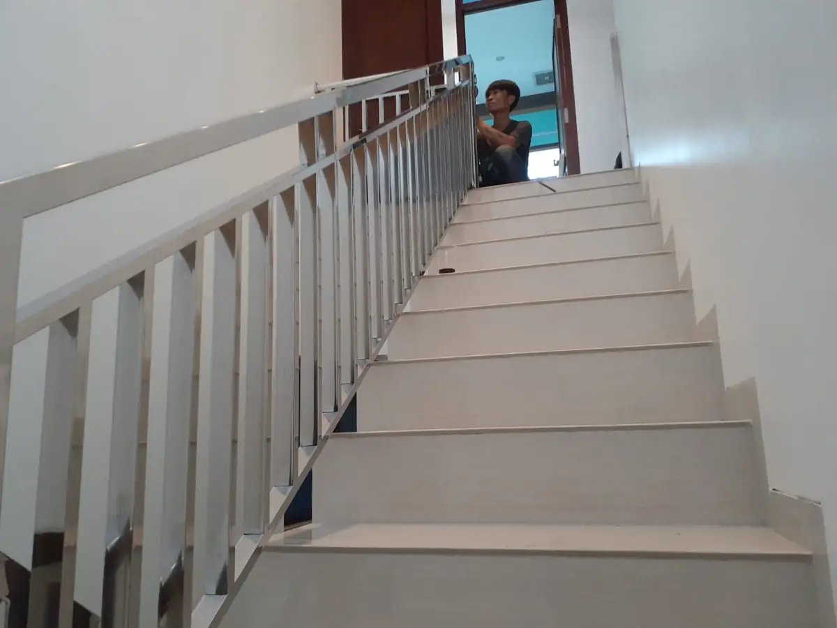 Railing Tangga Stainless Custom — Master Stainless Jabodetabek